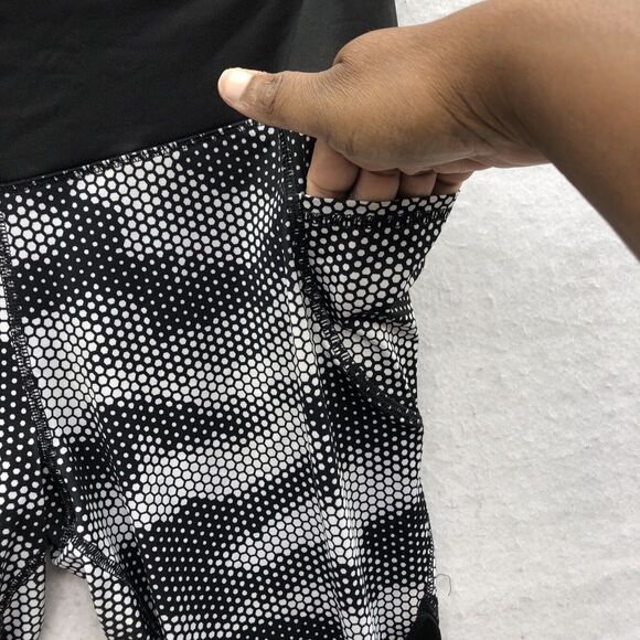 Danskin Now Athletic Leggings Size Large 12-14 Black Pixel Camouflage Workout - Picture 4 of 14